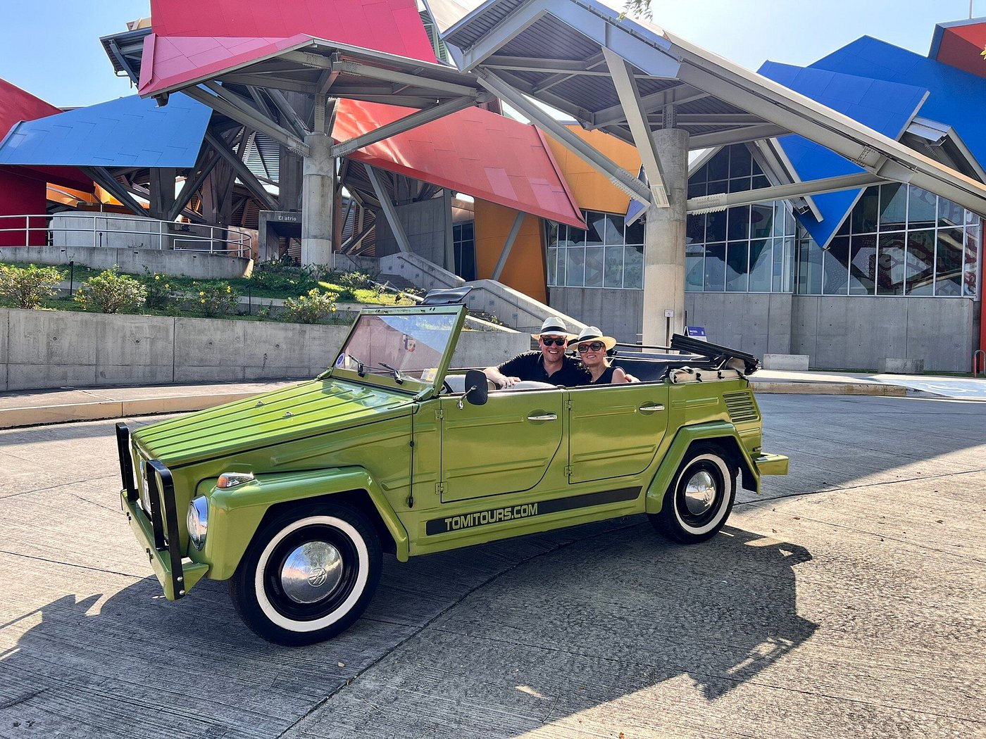 VW Safari tour in Panama City with Tomi Tours